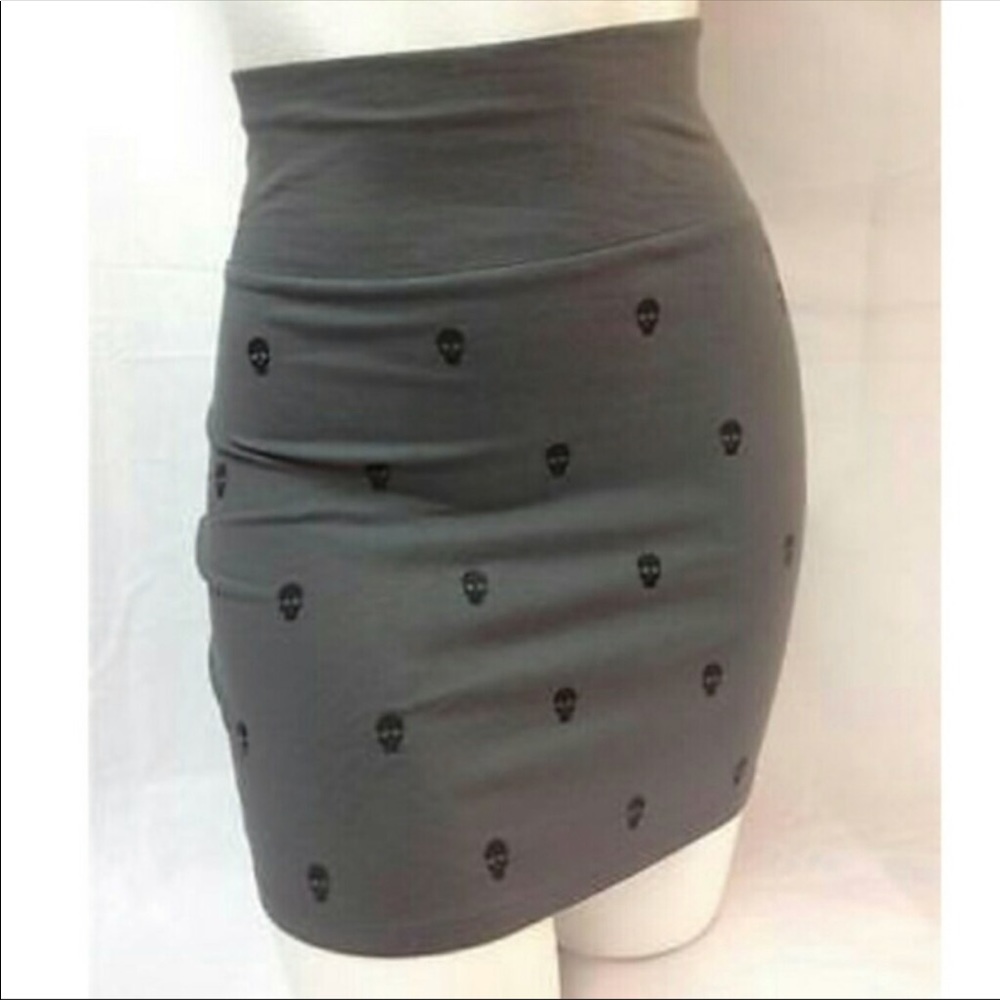 VS PINK skull skirt